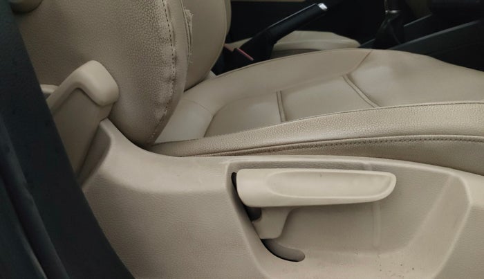 2016 Volkswagen Jetta COMFORTLINE TSI, Petrol, Manual, 1,20,909 km, Driver Side Adjustment Panel