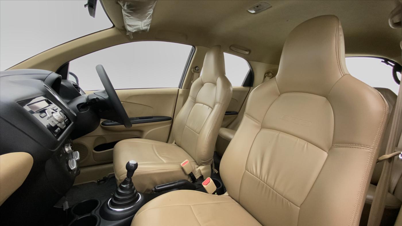 2015 Honda Brio 1.2 S MT I VTEC, Petrol, Manual, 69,073 km, Right Side Front Door Cabin View