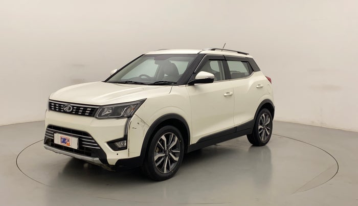 2019 Mahindra XUV300 W8 (O) 1.5 DIESEL, Diesel, Manual, 54,715 km, Left Front Diagonal
