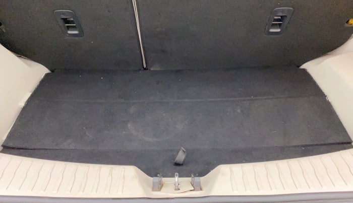 2019 Mahindra XUV300 W8 (O) 1.5 DIESEL, Diesel, Manual, 54,715 km, Boot Inside