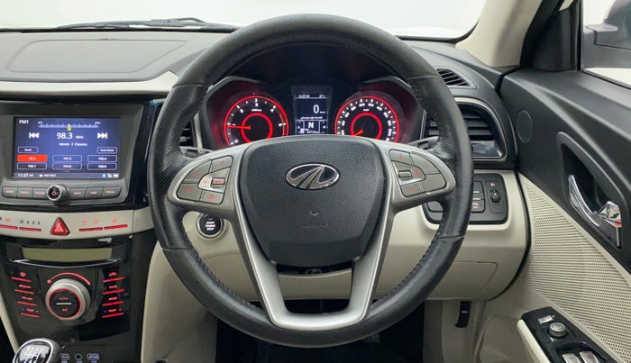 2019 Mahindra XUV300 W8 (O) 1.5 DIESEL, Diesel, Manual, 54,715 km, Steering Wheel Close Up