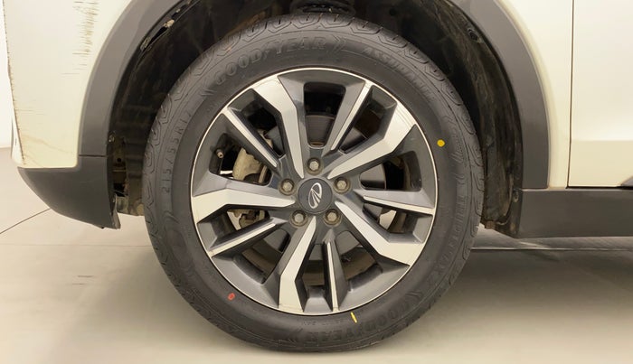 2019 Mahindra XUV300 W8 (O) 1.5 DIESEL, Diesel, Manual, 54,715 km, Left Front Wheel