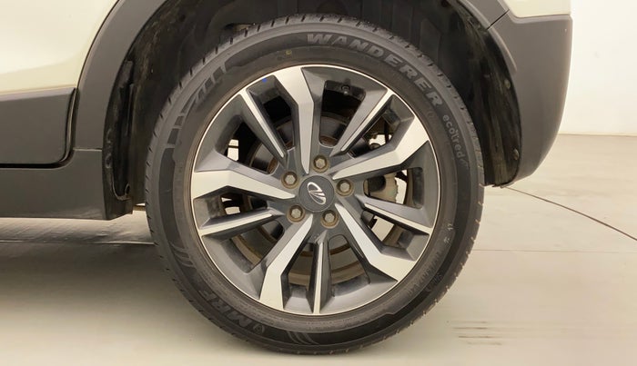 2019 Mahindra XUV300 W8 (O) 1.5 DIESEL, Diesel, Manual, 54,715 km, Left Rear Wheel