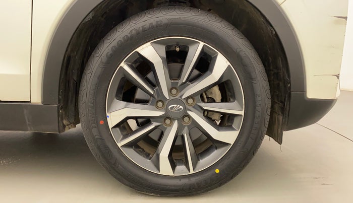 2019 Mahindra XUV300 W8 (O) 1.5 DIESEL, Diesel, Manual, 54,715 km, Right Front Wheel