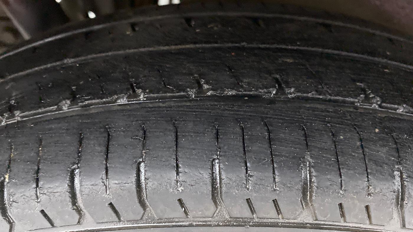 2013 Maruti Wagon R 1.0 LXI, Petrol, Manual, 94,901 km, Right Rear Tyre Tread