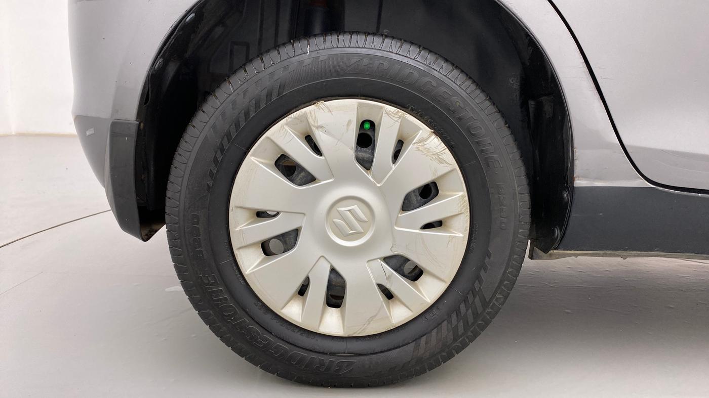 2014 Maruti Swift VXI, Petrol, Manual, 1,15,735 km, Right Rear Wheel