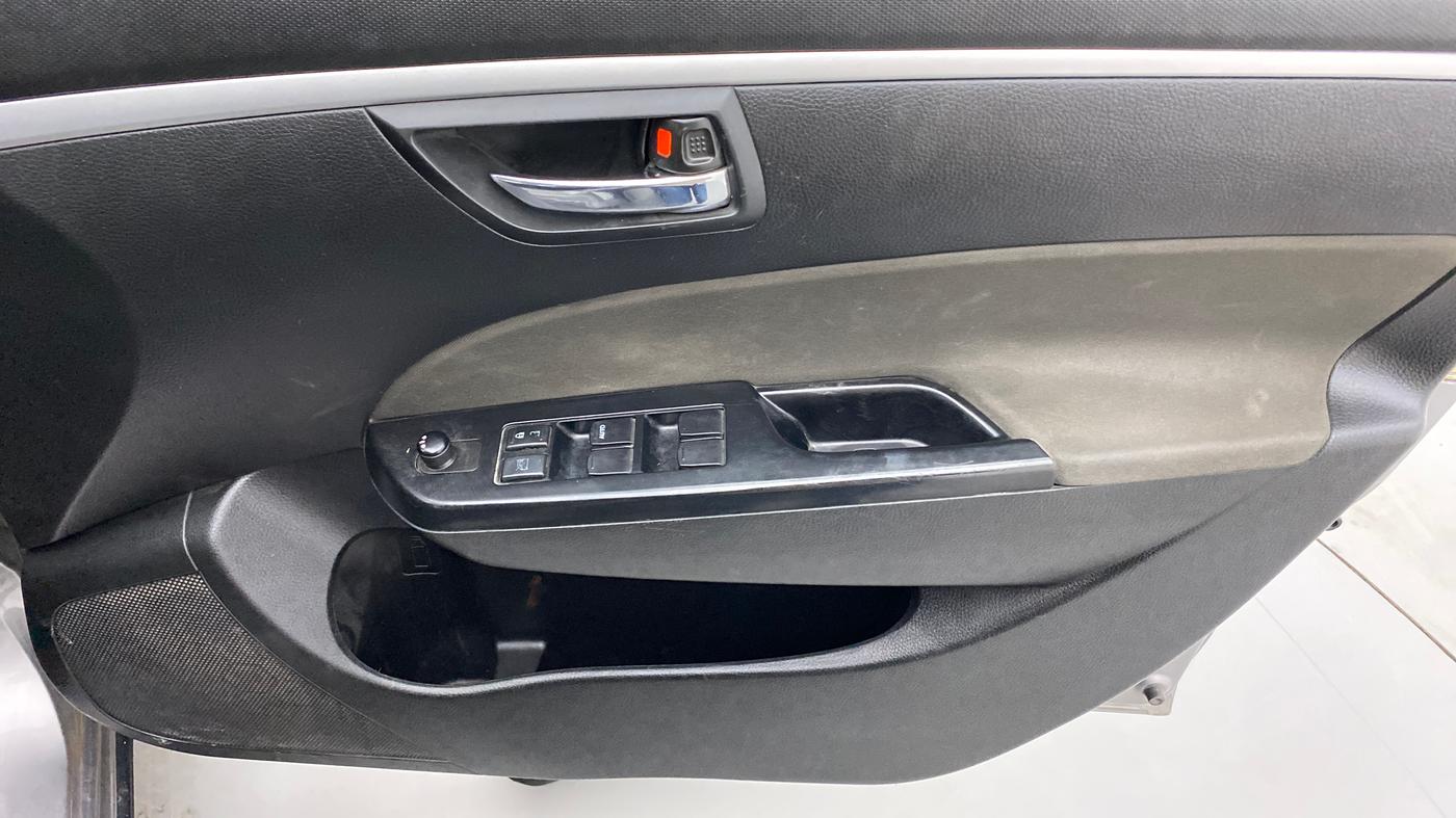 2014 Maruti Swift VXI, Petrol, Manual, 1,15,735 km, Driver Side Door Panels Control