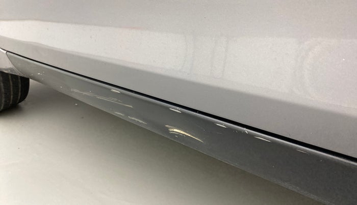 2014 Maruti Swift VXI, Petrol, Manual, 1,15,735 km, Left running board - Minor scratches