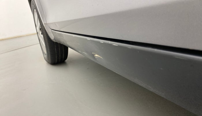 2014 Maruti Swift VXI, Petrol, Manual, 1,15,735 km, Left running board - Slightly dented