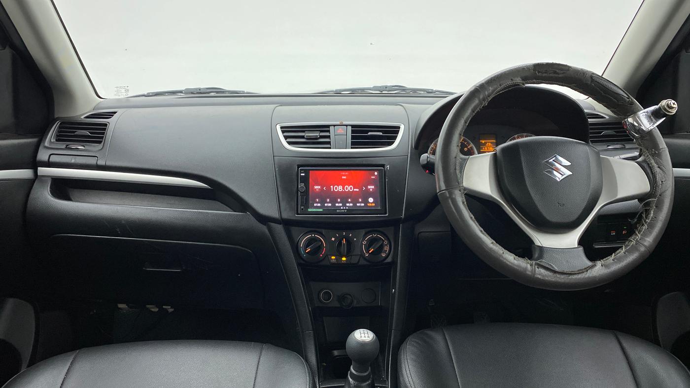 2014 Maruti Swift VXI, Petrol, Manual, 1,15,735 km, Dashboard