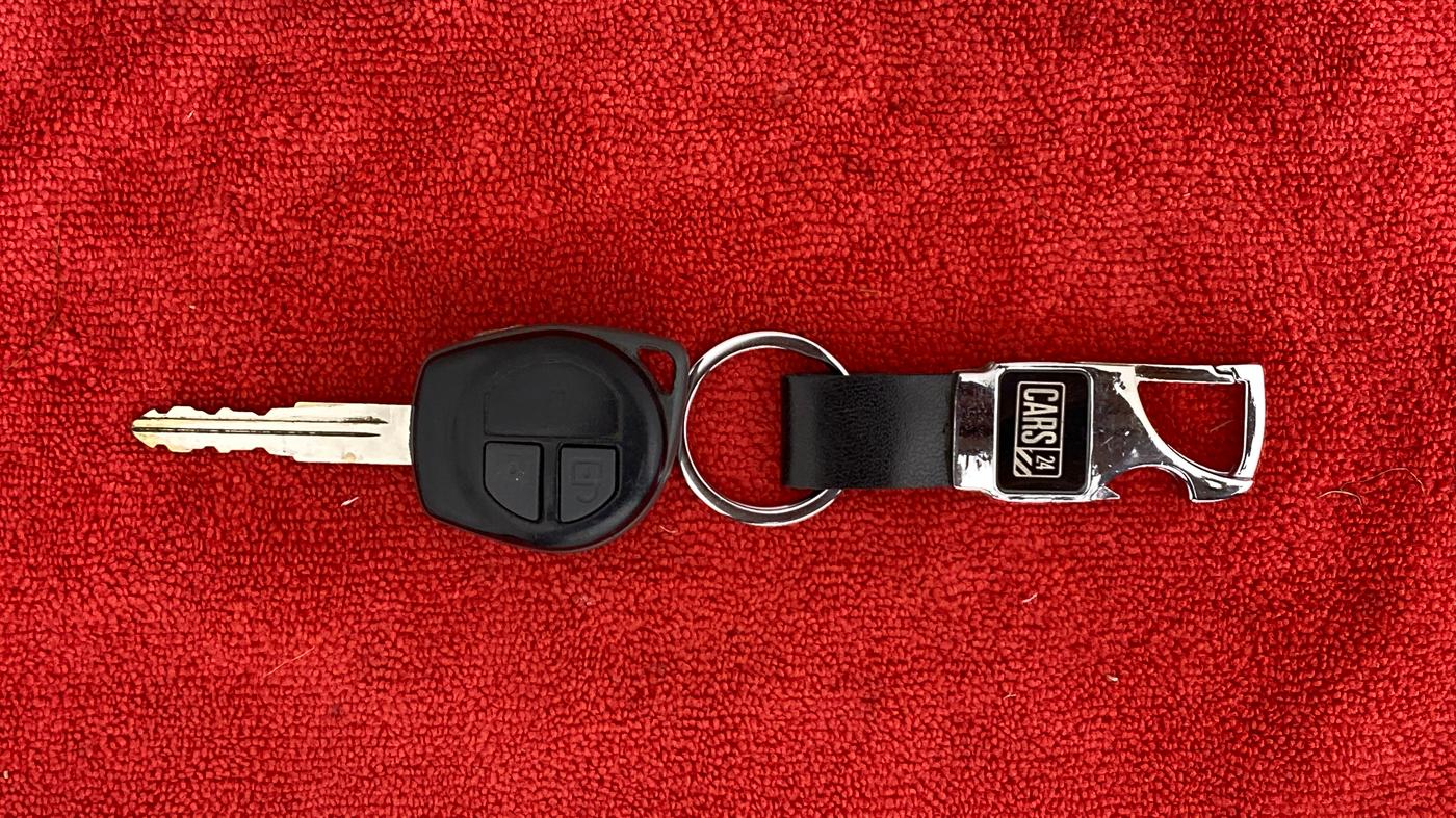 2014 Maruti Swift VXI, Petrol, Manual, 1,15,735 km, Key Close Up