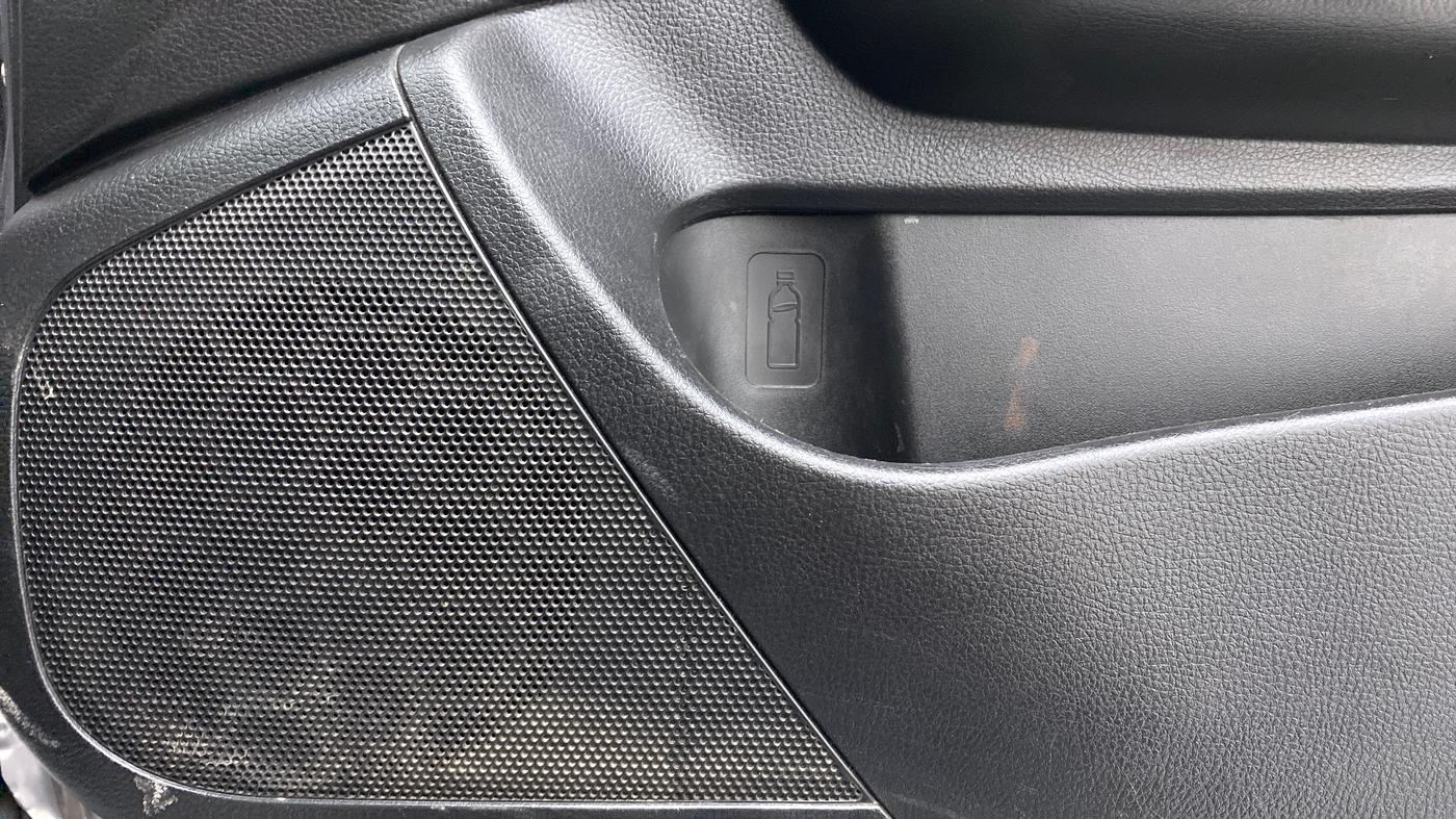 2014 Maruti Swift VXI, Petrol, Manual, 1,15,735 km, Speaker