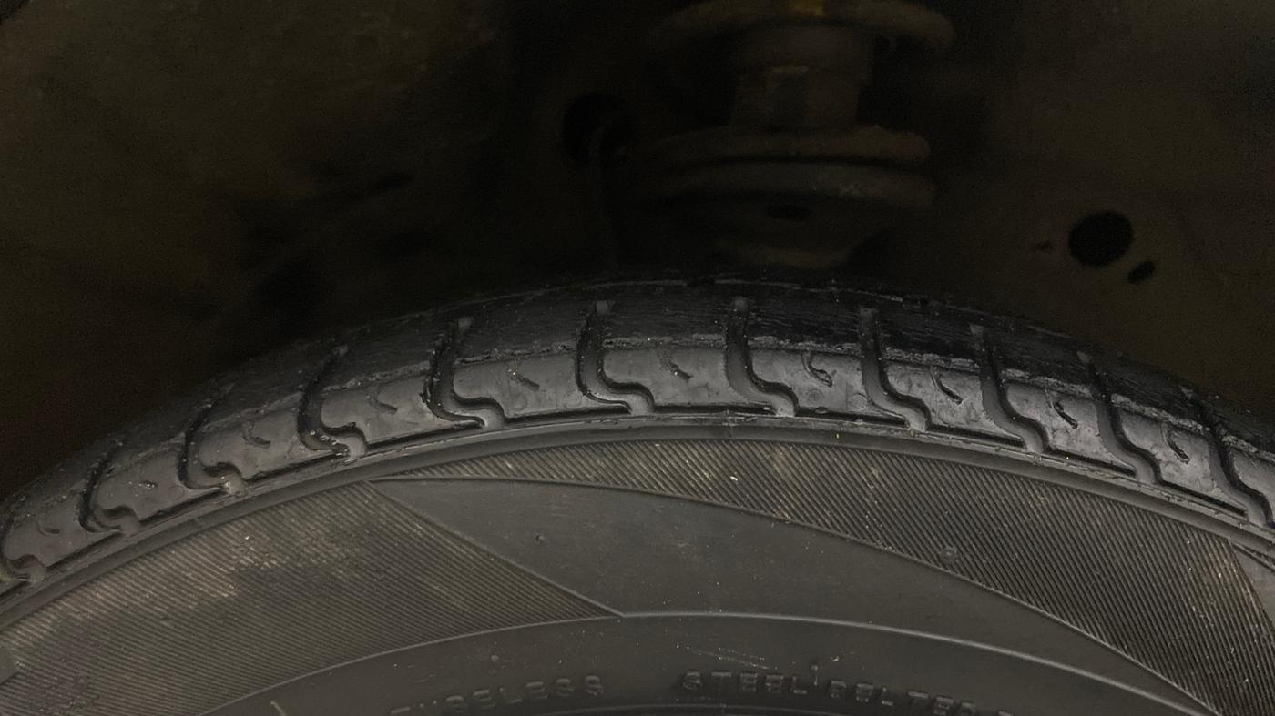 2016 Maruti Wagon R 1.0 VXI, Petrol, Manual, 85,951 km, Right Front Tyre Tread