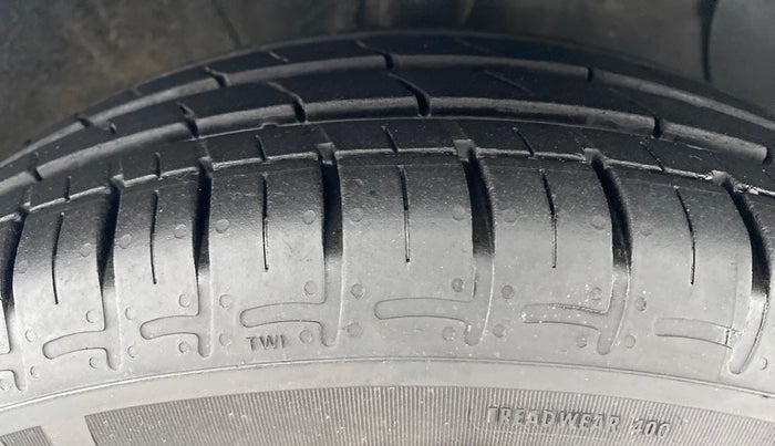 2021 Hyundai GRAND I10 NIOS SPORTZ PETROL, Petrol, Manual, 9,039 km, Right Front Tyre Tread