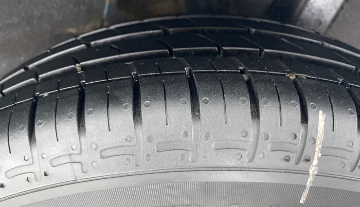 2021 Hyundai GRAND I10 NIOS SPORTZ PETROL, Petrol, Manual, 9,039 km, Left Rear Tyre Tread
