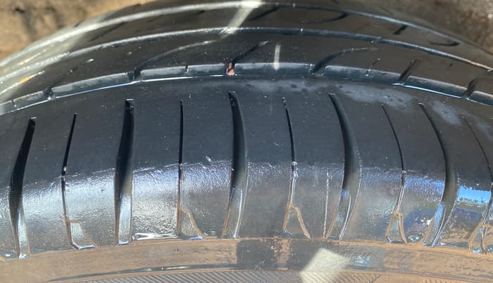 2014 Tata Zest XT PETROL, Petrol, Manual, 81,813 km, Right Rear Tyre Tread