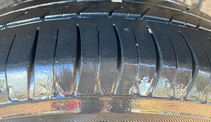 2014 Tata Zest XT PETROL, Petrol, Manual, 81,813 km, Left Rear Tyre Tread