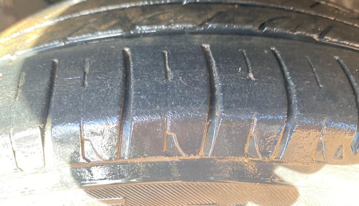 2014 Tata Zest XT PETROL, Petrol, Manual, 81,813 km, Right Front Tyre Tread