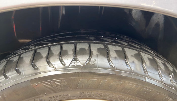 2017 Maruti Ciaz ALPHA 1.4 PETROL, Petrol, Manual, 60,471 km, Right Rear Tyre Tread