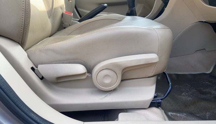 2017 Maruti Ciaz ALPHA 1.4 PETROL, Petrol, Manual, 60,471 km, Driver Side Adjustment Panel