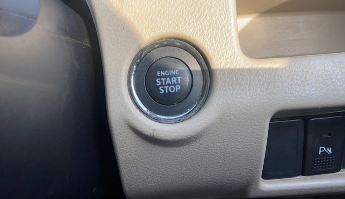 2017 Maruti Ciaz ALPHA 1.4 PETROL, Petrol, Manual, 60,471 km, Keyless Start/ Stop Button