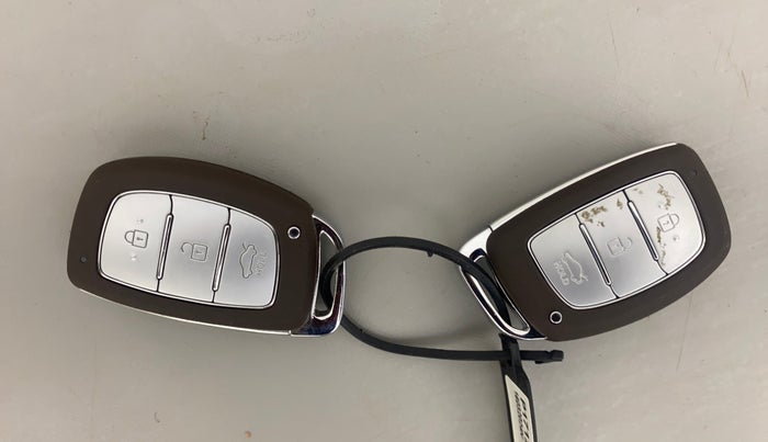 2024 Hyundai EXTER SX(O) 1.2 AMT, Petrol, Automatic, 5,824 km, Key Close Up