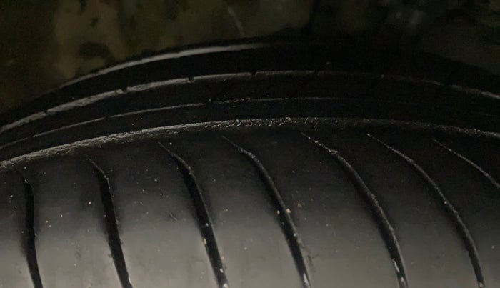 2024 Hyundai EXTER SX(O) 1.2 AMT, Petrol, Automatic, 5,824 km, Right Front Tyre Tread