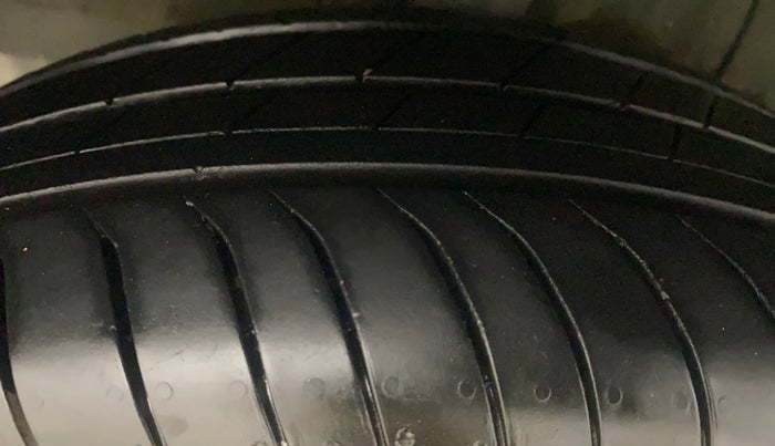 2024 Hyundai EXTER SX(O) 1.2 AMT, Petrol, Automatic, 5,824 km, Right Rear Tyre Tread