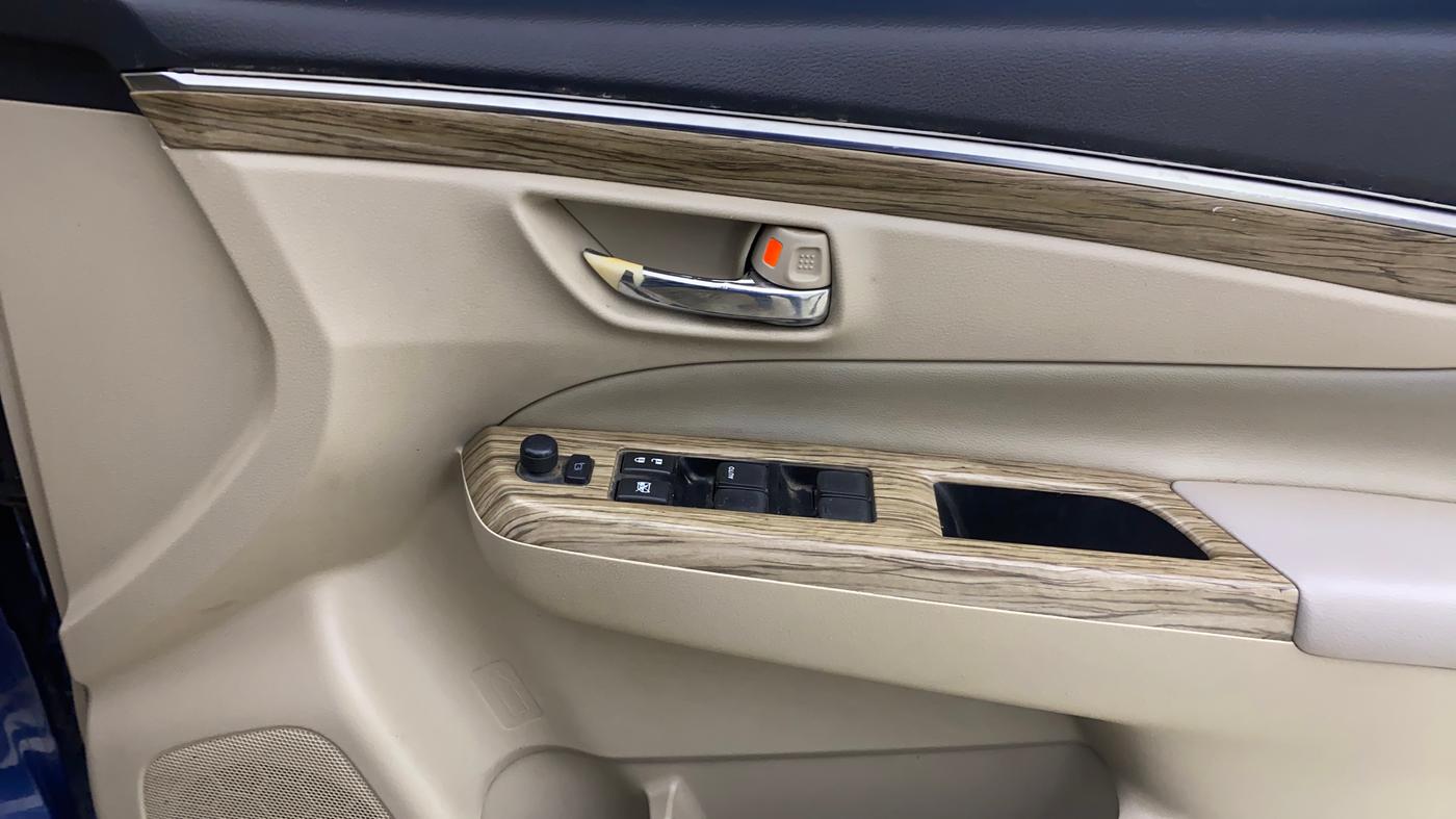 2019 Maruti Ciaz ALPHA DIESEL 1.5, Diesel, Manual, 1,46,138 km, Driver Side Door Panels Control