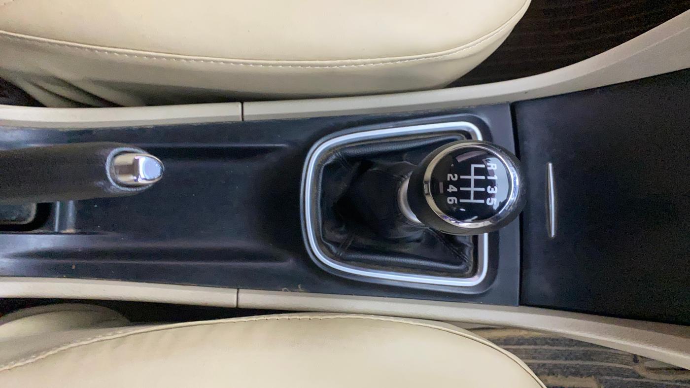 2019 Maruti Ciaz ALPHA DIESEL 1.5, Diesel, Manual, 1,46,138 km, Gear Lever