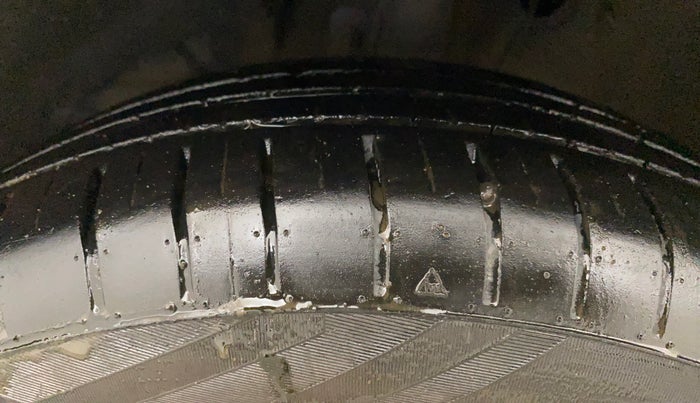 2017 Maruti Dzire ZXI AMT, Petrol, Automatic, 85,152 km, Left Front Tyre Tread