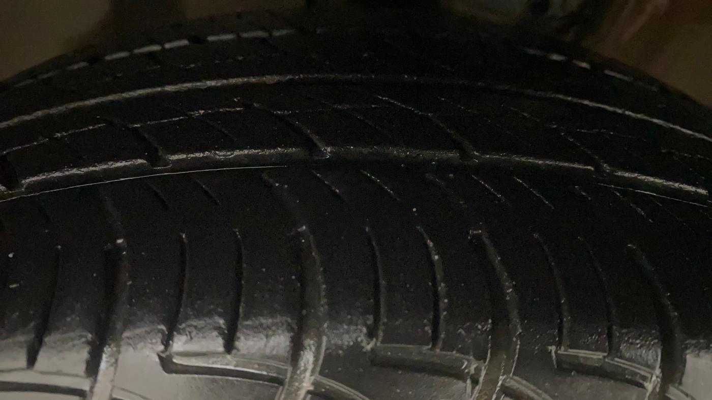 2021 Volkswagen Polo COMFORTLINE 1.0L TSI AT, Petrol, Automatic, 32,836 km, Left Front Tyre Tread