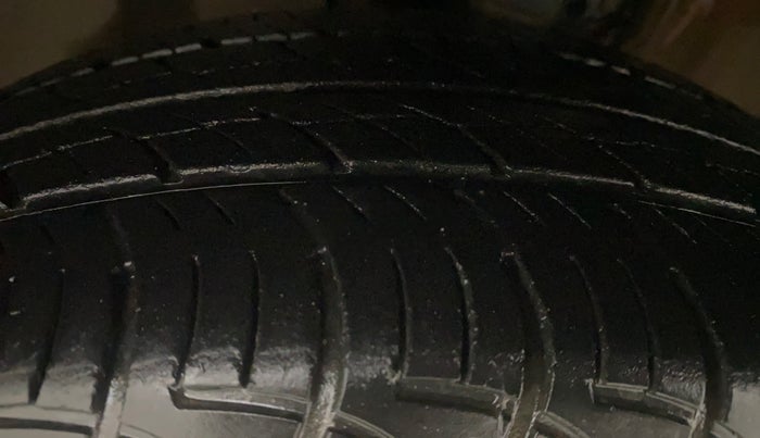 2021 Volkswagen Polo COMFORTLINE 1.0L TSI AT, Petrol, Automatic, 32,759 km, Left Front Tyre Tread