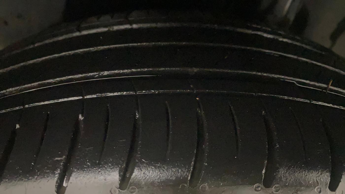 2021 Volkswagen Polo COMFORTLINE 1.0L TSI AT, Petrol, Automatic, 32,836 km, Left Rear Tyre Tread