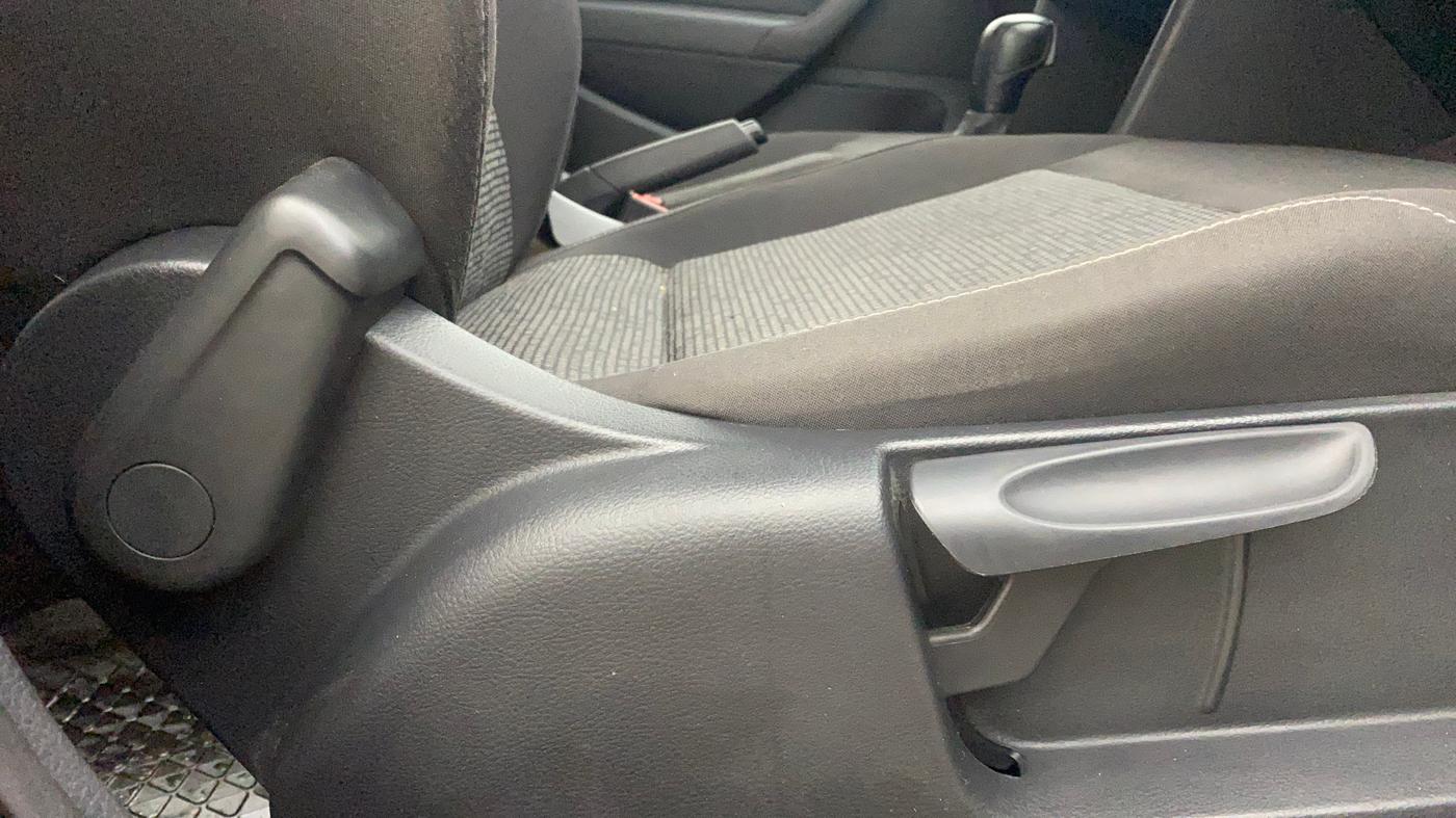2021 Volkswagen Polo COMFORTLINE 1.0L TSI AT, Petrol, Automatic, 32,836 km, Driver Side Adjustment Panel