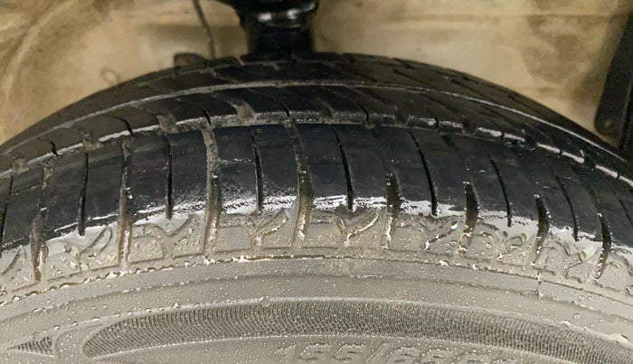 2015 Maruti Wagon R 1.0 VXI, CNG, Manual, 74,607 km, Right Front Tyre Tread