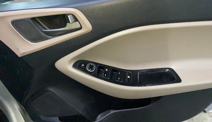 2017 Hyundai Elite i20 ASTA 1.2 (O), Petrol, Manual, 57,569 km, Driver Side Door Panels Control