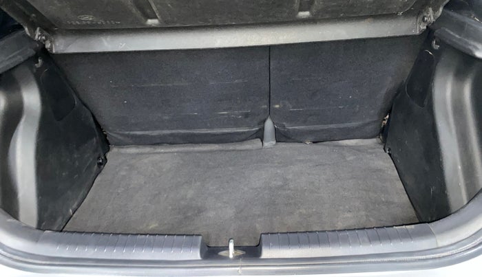 2017 Hyundai Elite i20 ASTA 1.2 (O), Petrol, Manual, 57,569 km, Boot Inside