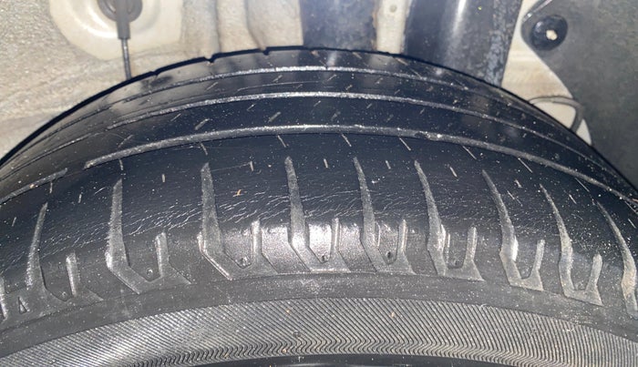 2017 Hyundai Elite i20 ASTA 1.2 (O), Petrol, Manual, 57,569 km, Left Rear Tyre Tread