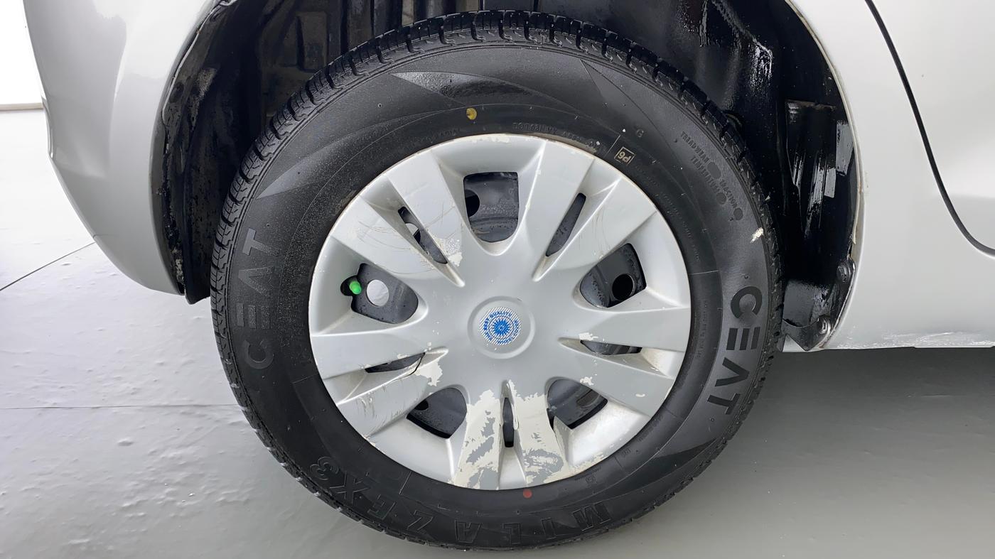 2014 Maruti Swift VXI D, Petrol, Manual, 51,521 km, Right Rear Wheel