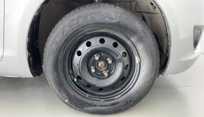2014 Maruti Swift VXI D, Petrol, Manual, 51,521 km, Right Front Wheel