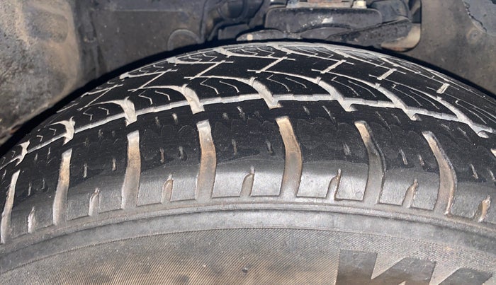 2017 Tata Hexa XT 4X4 7 STR, Diesel, Manual, 76,356 km, Right Front Tyre Tread