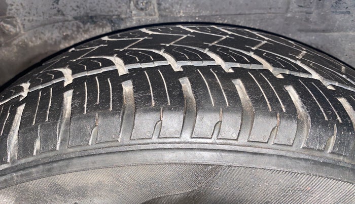 2017 Tata Hexa XT 4X4 7 STR, Diesel, Manual, 76,356 km, Left Rear Tyre Tread