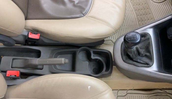 2013 Hyundai i10 SPORTZ 1.2, Petrol, Manual, 38,037 km, Gear Lever