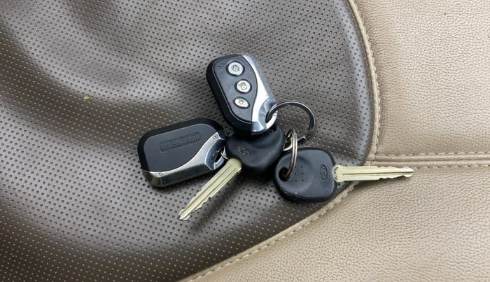 2013 Hyundai i10 SPORTZ 1.2, Petrol, Manual, 38,037 km, Key Close Up