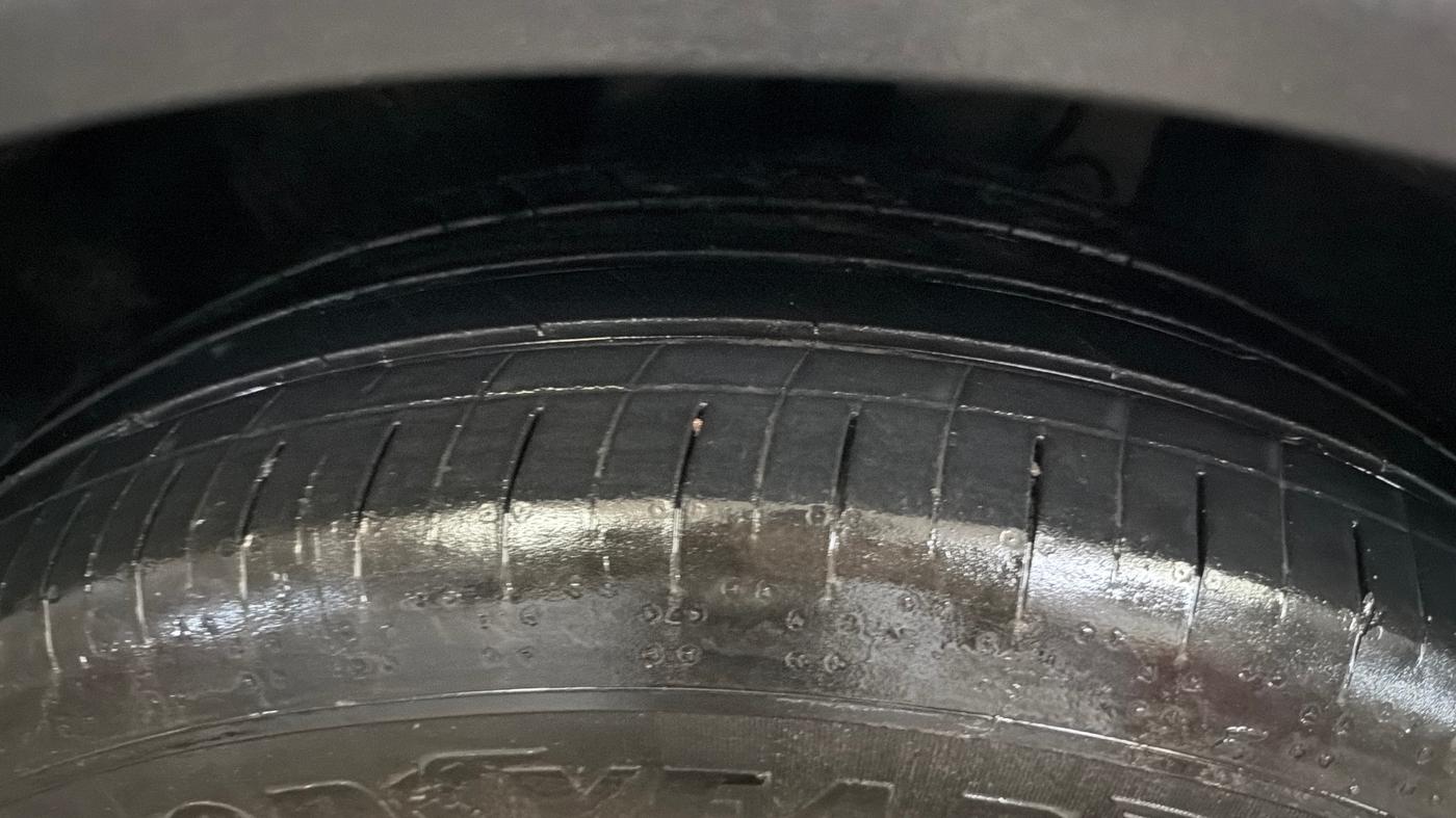 2025 Mahindra XUV700 AX 7 P MT 7 STR, Petrol, Manual, 22,534 km, Left Front Tyre Tread
