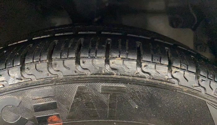 2018 Hyundai Eon ERA +, Petrol, Manual, 72,447 km, Right Front Tyre Tread