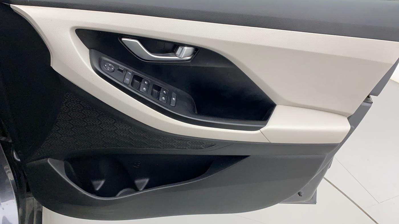 2021 Hyundai Creta S 1.5 PETROL, Petrol, Manual, 17,822 km, Driver Side Door Panels Control