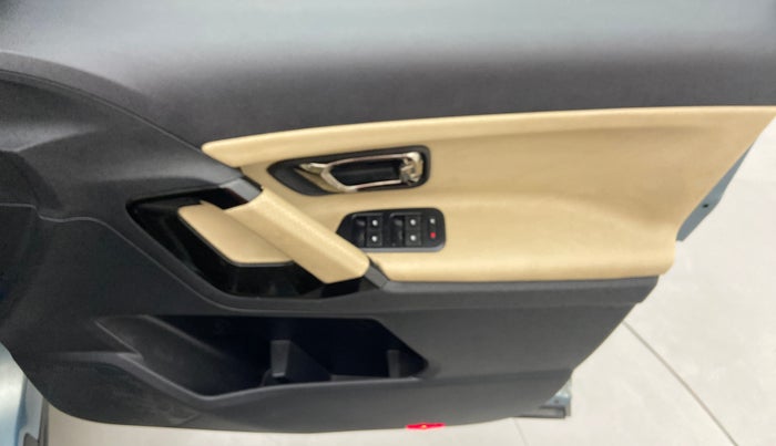 2021 Tata Safari XZA+ ADVENTURE, Diesel, Automatic, 8,975 km, Driver Side Door Panels Control