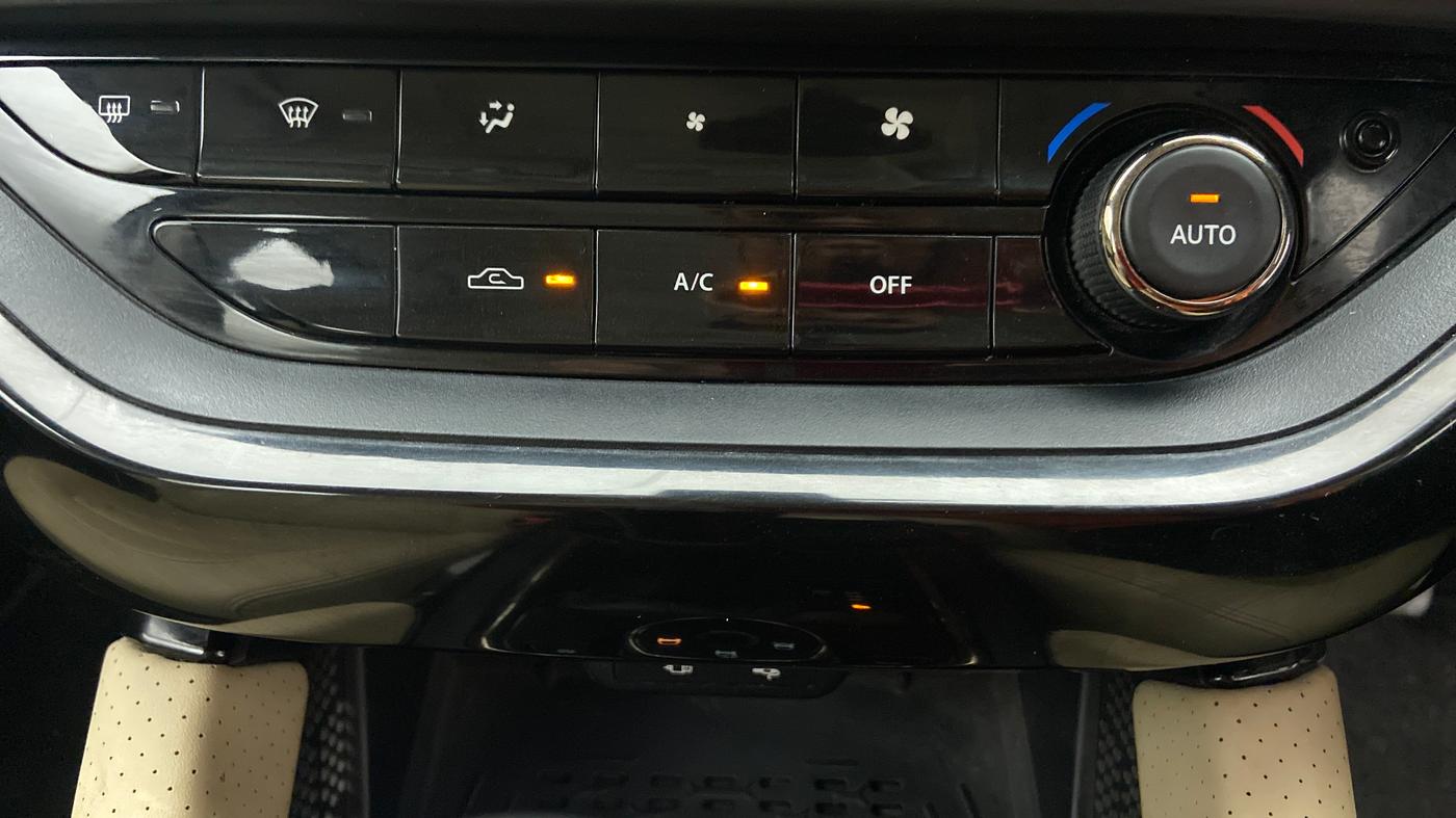 2021 Tata Safari XZA+ ADVENTURE, Diesel, Automatic, 8,975 km, Automatic Climate Control